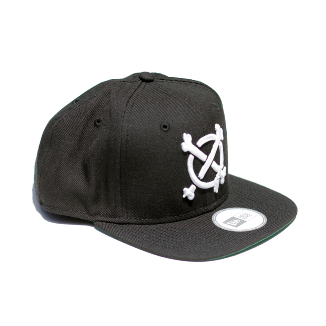 CROSSBONES_BLK_SNP_002